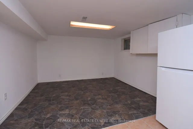 Additional image 20 of 14 Graham Ave