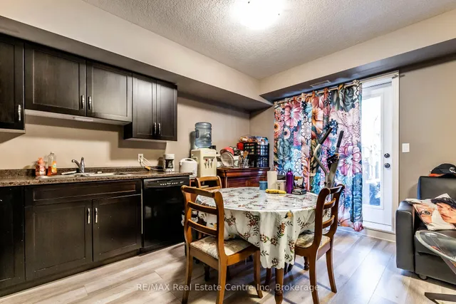 Additional image 11 of 38 Howe Dr Unit 8B