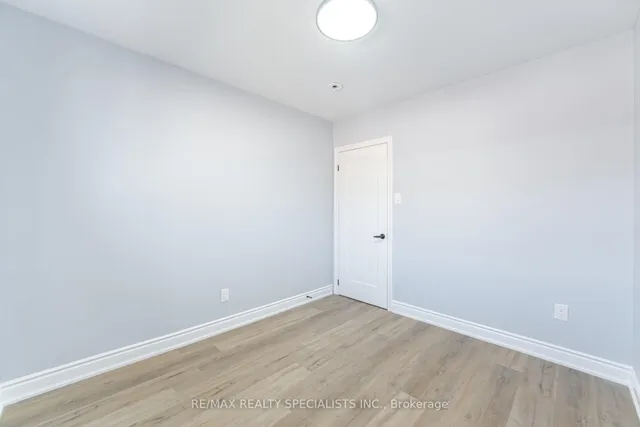 Additional image 23 of 13 Caledon Cres