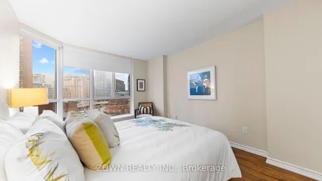 Additional image 35 of 38 Elm St Unit 711