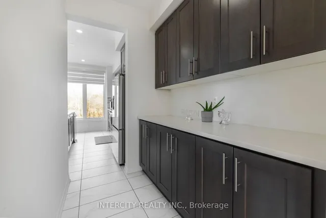 Additional image 24 of 19 Queenpost Dr