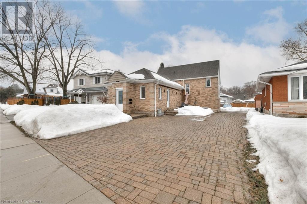 62 PERTH Road|Kitchener, Ontario N2M3G5