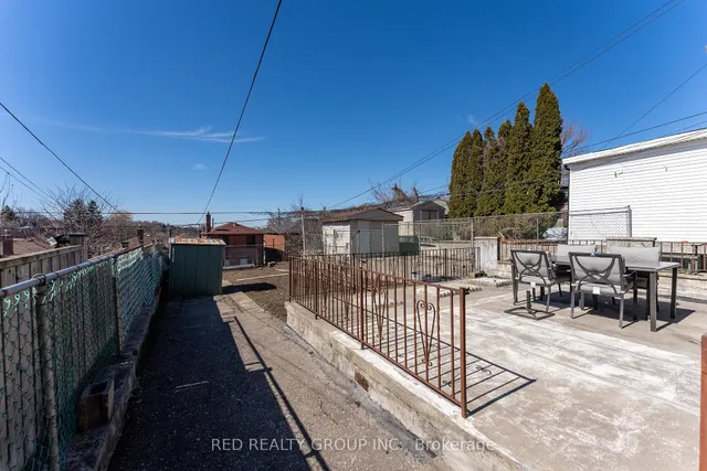 Additional image 40 of 532 Westmount Ave