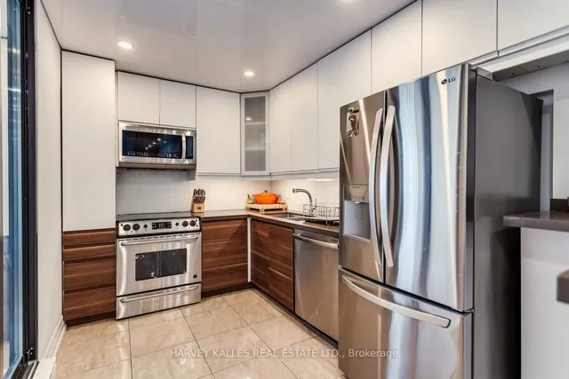 Additional image 11 of 33 Harbour Sq Unit 2440
