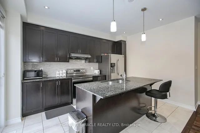 Additional image 17 of 5 Emily St