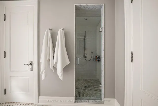 Additional image 27 of 243 Rose Park Dr