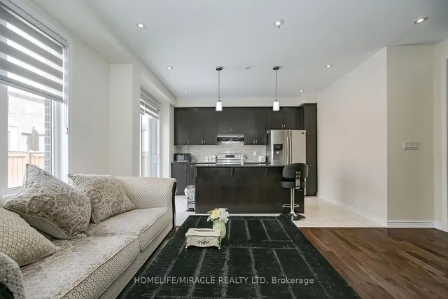 Additional image 13 of 5 Emily St