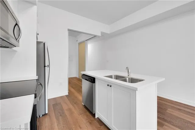 Additional image 14 of 460 Dundas St Unit 122