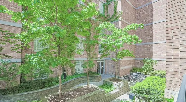 Additional image 29 of 955 Queen St Unit 228