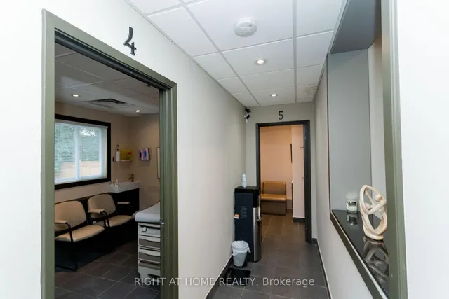 Additional image 17 of 267 Finch ave west N/A