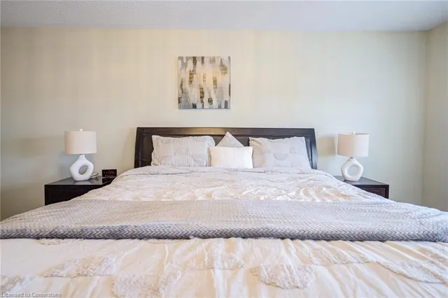 Additional image 40 of 119 Hazelton Ave