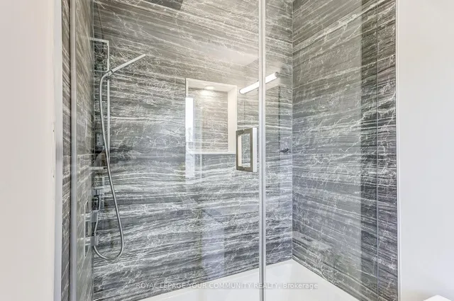 Additional image 37 of 131 Poyntz Ave