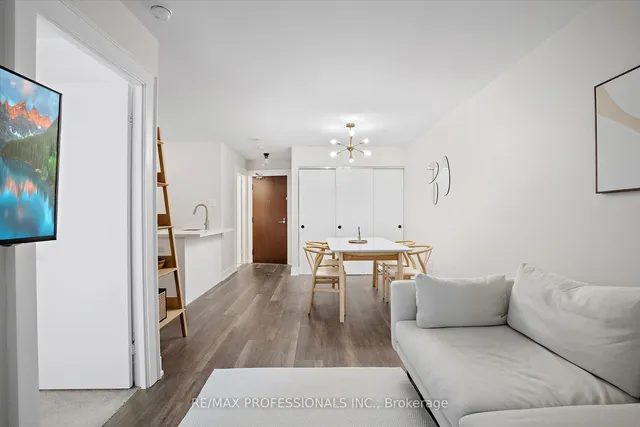 Additional image 7 of 1055 Bay St Unit 709