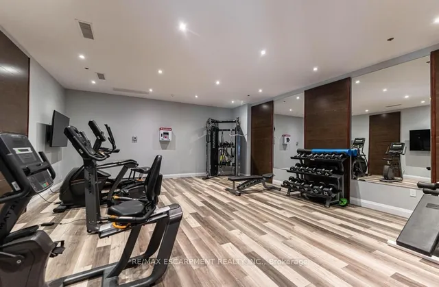 Additional image 20 of 1 Redfern Ave Unit 315