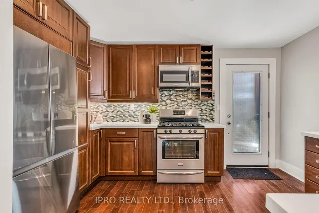 Additional image 11 of 264 Howland Ave