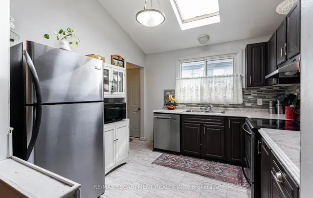 Additional image 11 of 69 CRANBROOK Dr