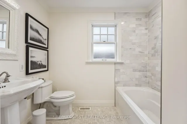 Additional image 20 of 4 Harding Blvd