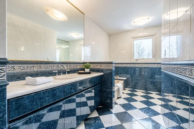 Additional image 38 of 887 MONTGOMERY Dr