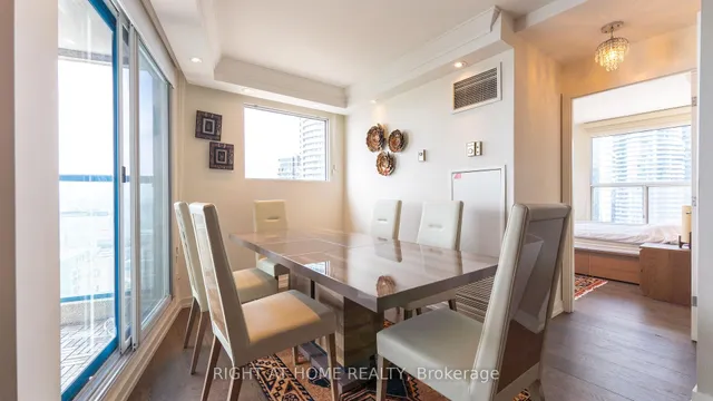 Additional image 32 of 77 Harbour Sq Unit 2412