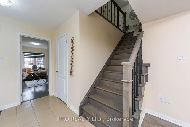 Additional image 6 of 113 Vanhorne Clse