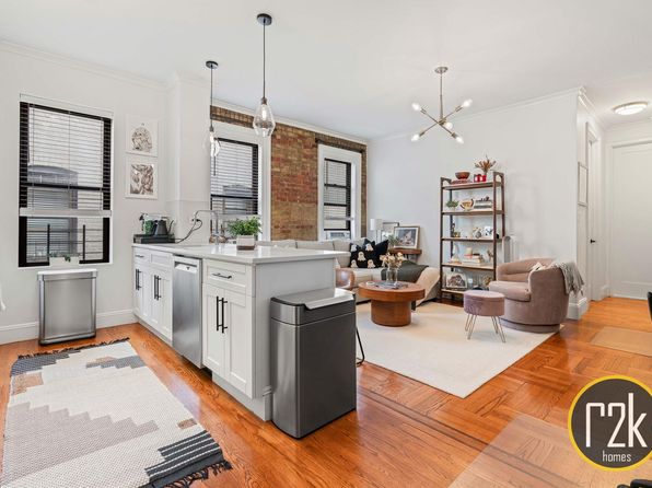 2475 38 Street #D6, Astoria, NY 11101