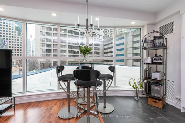 Additional image 13 of 77 Harbour Sq Unit 302