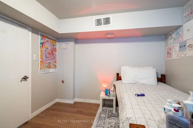 Additional image 28 of 124 WHITNEY Ave