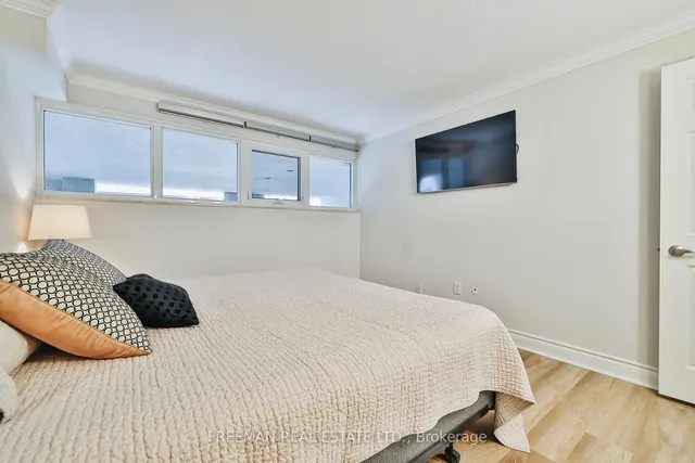 Additional image 7 of 360 Bloor St Unit 204
