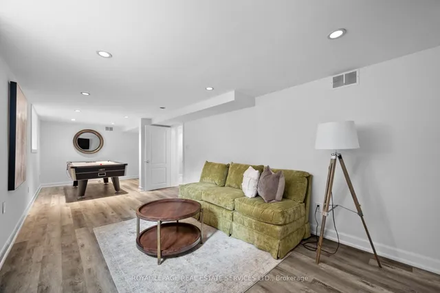 Additional image 27 of 49 Meadowvale Dr