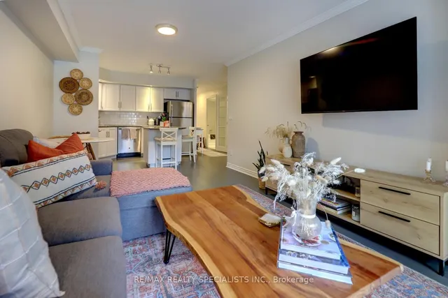 Additional image 24 of 250 Wellington St Unit 237