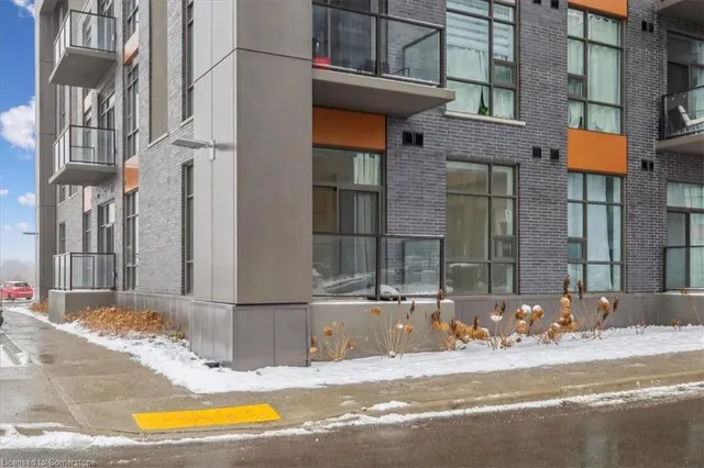 Additional image 49 of 450 Dundas St Unit 115