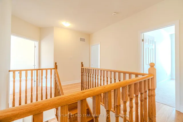 Additional image 2 of 34 Icon St