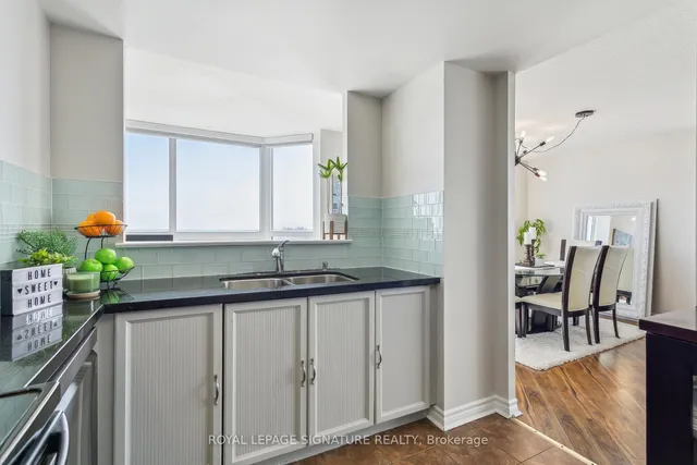 Additional image 20 of 8 Lisa St Unit PH2907