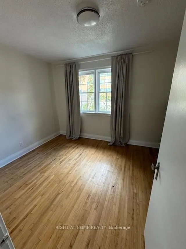 Additional image 11 of 227 Sheppard Ave