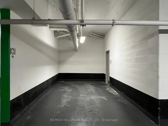 Additional image 35 of 39 Queens Quay Unit TH103