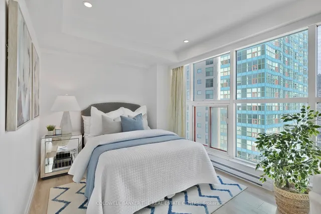 Additional image 16 of 99 Harbour Sq Unit 2002