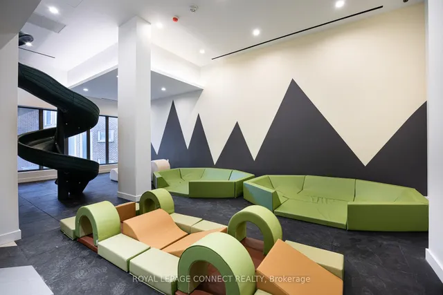 Additional image 30 of 39 Roehampton Ave Unit 2907