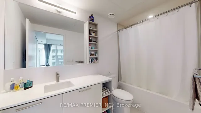 Additional image 20 of 19 Western Battery Rd Unit 3203