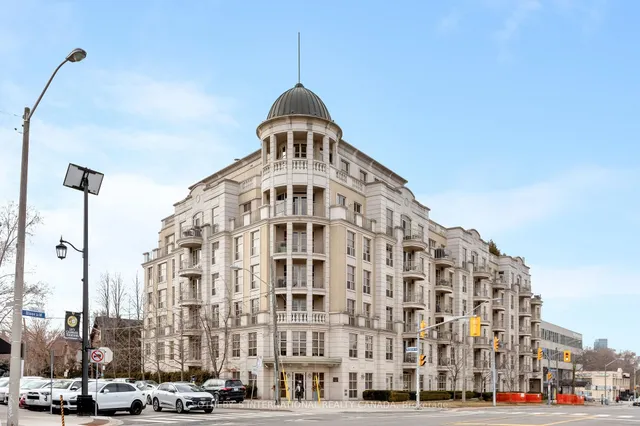 3085 Bloor St Unit 207