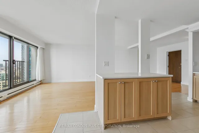 Additional image 11 of 65 HARBOUR Sq Unit 2008