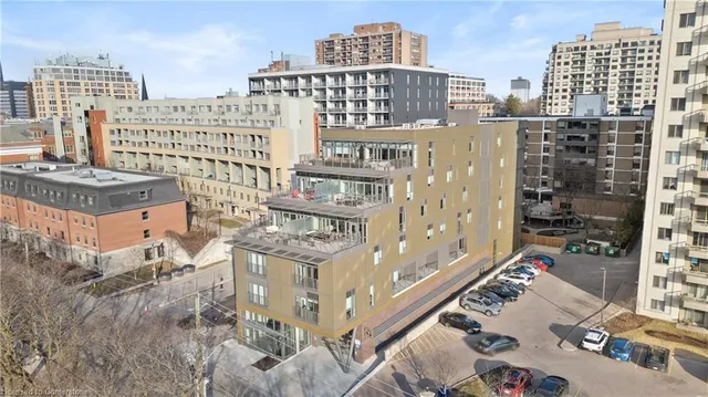 Additional image 3 of 51 David St Unit 204