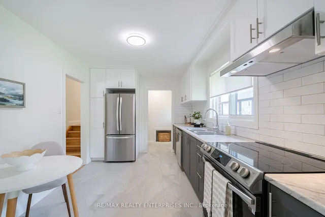 Additional image 14 of 3 Savarin St