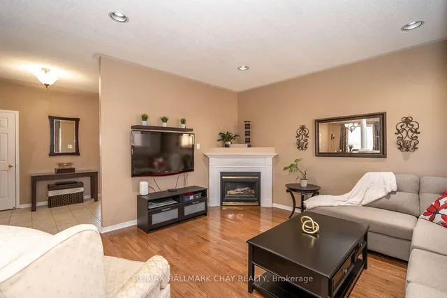 Additional image 13 of 24 Bushberry Rd