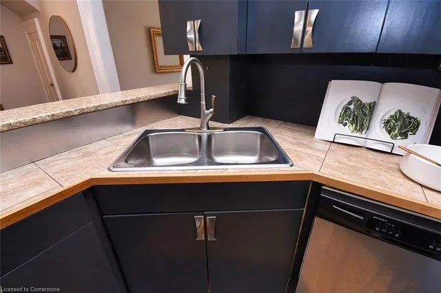 Additional image 8 of 332 King St