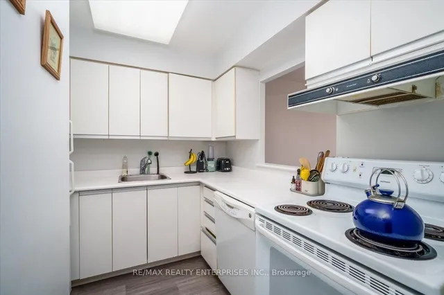 Additional image 4 of 21 Overlea Blvd Unit 506