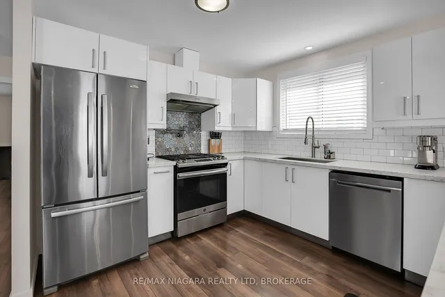 Additional image 17 of 52 Yorkdale Cres