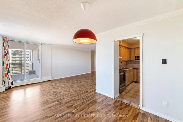 Additional image 21 of 975 WARWICK Crt Unit 1402