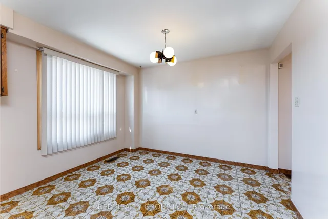 Additional image 17 of 532 Westmount Ave