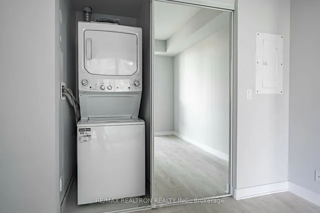 Additional image 10 of 2221 Yonge St Unit 4606