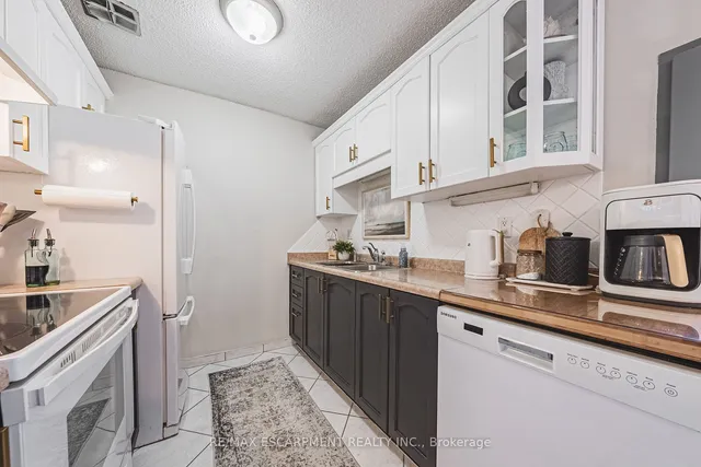 Additional image 11 of 893 Concession St Unit 201